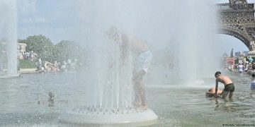 Francia en alerta máxima por calor extremo e incendios
