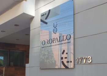 Clausuran establecimiento de genetista extranjero bajo sospecha de ejercicio ilegal de la medicina