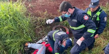Motociclista muere tras ser impactado por pieza desprendida de un camión en Naranjal