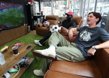 El trabajo que muchos sueñan: les pagan por ver el Mundial completo