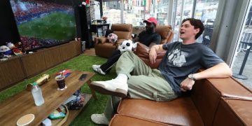 El trabajo que muchos sueñan: les pagan por ver el Mundial completo