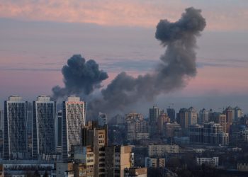 Al menos 11 fallecidos y decenas de heridos tras un masivo bombardeo ruso sobre Ucrania