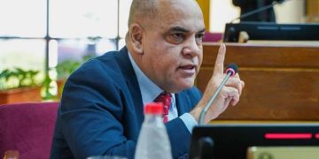 Presidente del Congreso cuestiona el proyecto de divorcio «exprés»