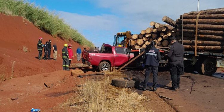Robó camioneta tras amenazas y murió en choque que dejó otras dos víctimas fatales