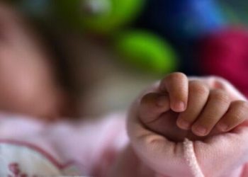 Una bebé murió tras sufrir descarga eléctrica