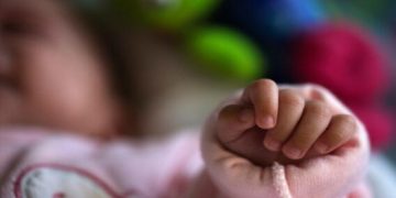 Una bebé murió tras sufrir descarga eléctrica