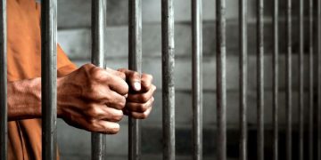 Padrastro es condenado a 17 años de prisión por abusar sistemáticamente de su hijastra