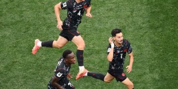 Canadá vence a Sudáfrica con un gol agónico y avanza a octavos por primera vez en su historia
