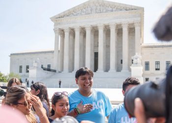 Corte Suprema de EE. UU. anula decreto de Trump y ratifica ciudadanía automática por nacimiento