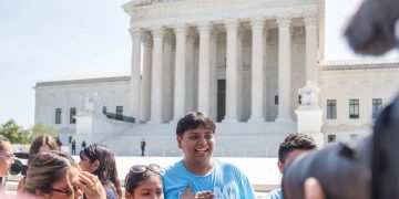 Corte Suprema de EE. UU. anula decreto de Trump y ratifica ciudadanía automática por nacimiento