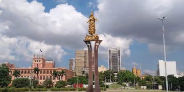 Dan la palada inicial al monumento a la Virgen de la Asunción en la Costanera Norte