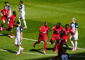 Canadá reaccionó y salvó un empate ante Bosnia en el inicio del Grupo B del Mundial