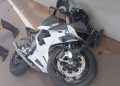 Motociclista que participaba de una caravana fallece tras colisionar contra un camión