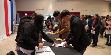 Yacyretá realiza el primer desembolso de becas para estudiantes de Misiones