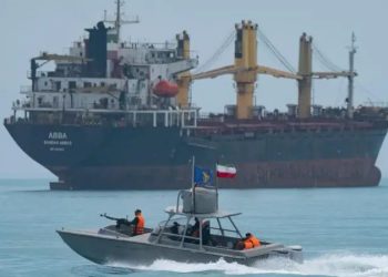 Irán amenaza con cerrar de nuevo el estrecho de Ormuz y hace tambalear el pacto con Estados Unidos