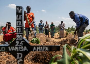 Brote de ébola en el Congo supera 1.000 casos en medio de un complejo escenario humanitario