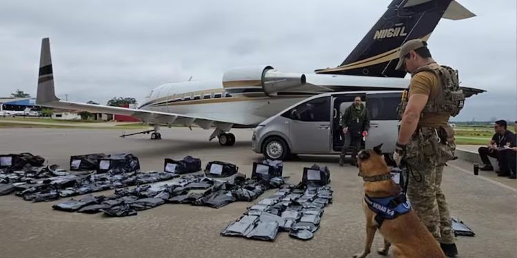 Jueza ordena peritar celulares de estadounidenses detenidos por caso “marihuana premium”