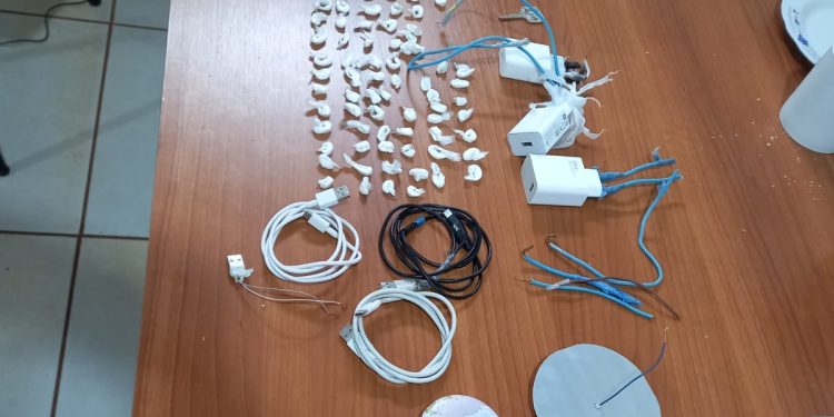 Incautan drogas, celulares y armas tras masivas requisas en Minga Guazú