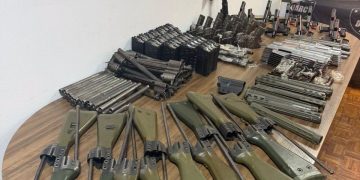 Decomisan 459 kilos de drogas y armas por valor de más de 22 millones de reales