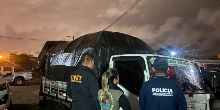 Incautan camión con casi dos toneladas de locote por presunto contrabando