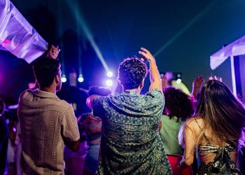 Salidas nocturnas de menores: plantean nuevos límites