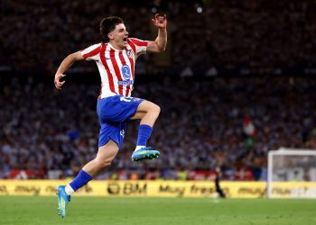 Según un periódico, el Real Madrid podría competir con el Barcelona por el fichaje de Julián Álvarez