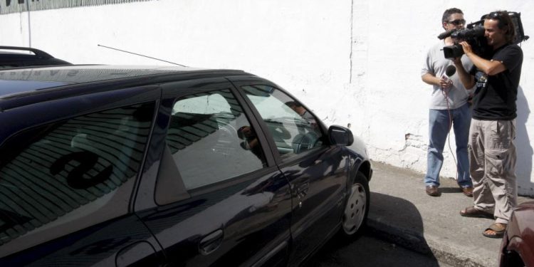 Alemania: murió una bebé tras ser olvidada por su madre en el interior del auto
