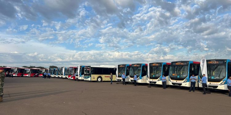 Arranca renovación del transporte metropolitano con fuerte presencia de buses eléctricos