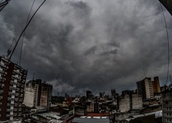 Meteorología emite aviso especial por sistema de tormentas con ráfagas de hasta 90 km/h