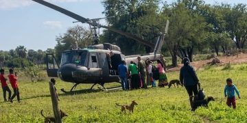 Evacúan por vía aérea a un paciente de una comunidad indígena en Concepción