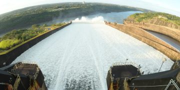 Itaipú abre sus compuertas este domingo ante la subida del embalse por lluvias aguas arriba