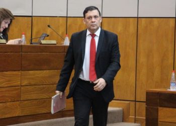 Víctor Bogado afirma que Kattya González fue expulsada según sus propios criterios