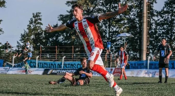 La difícil batalla de un futbolista de 22 años tras sufrir un ACV isquémico