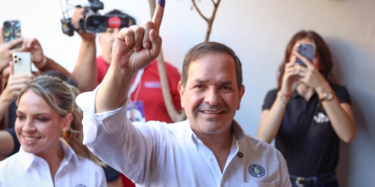 Arnaldo Samaniego llama a la participación y destaca la normalidad de la jornada electoral