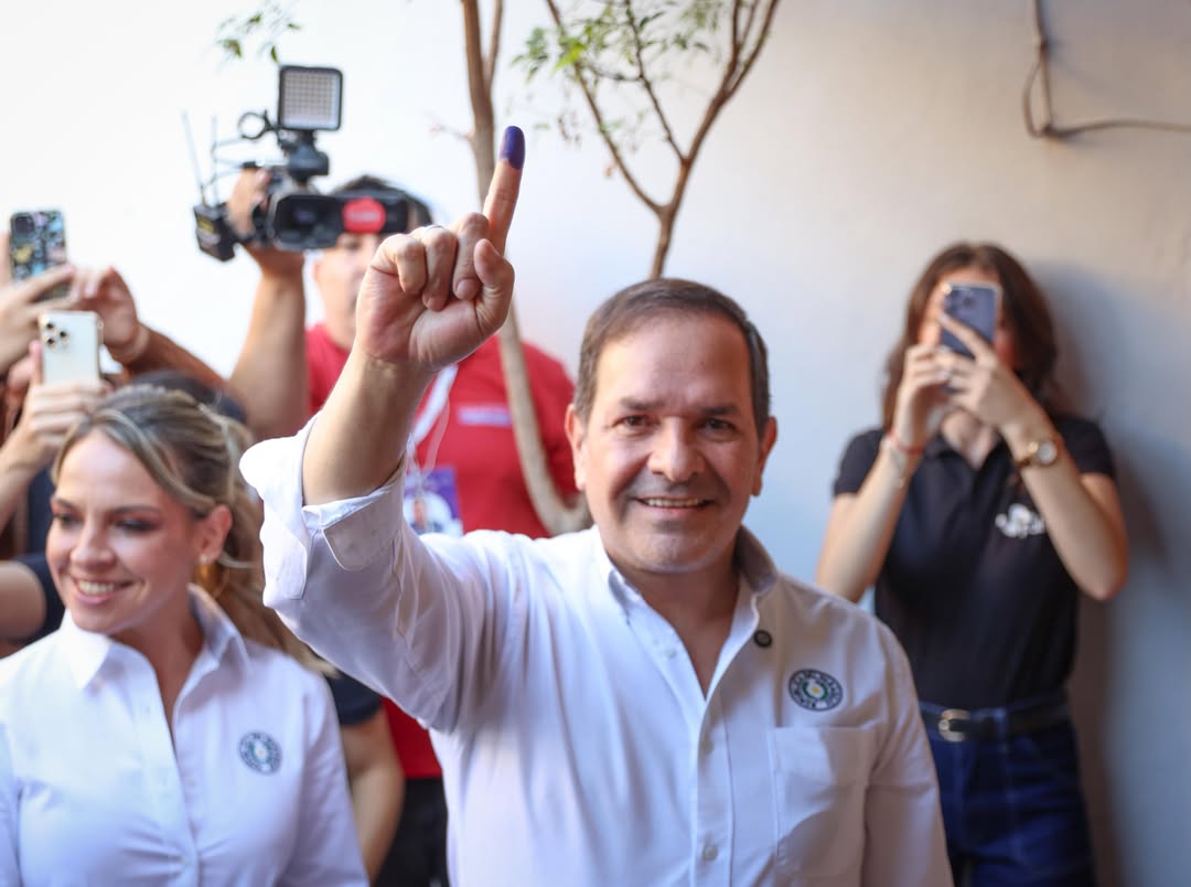 Arnaldo Samaniego llama a la participación y destaca la normalidad de la jornada electoral