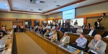 Sector privado advierte que el aumento discrecional del salario mínimo rompe la previsibilidad económica