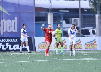 Libertad goleó a Ameliano y se mantiene en la punta