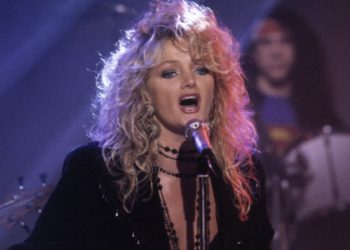 Murió Bonnie Tyler, la poderosa voz detrás del Eclipse Total del Corazón