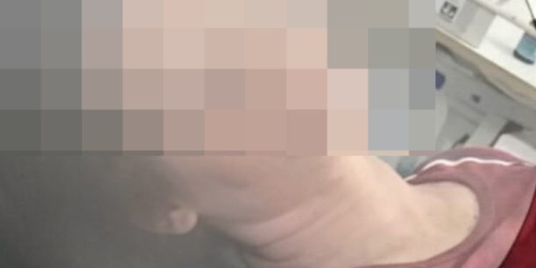 Buscan a hombre acusado de agredir brutalmente a su madre en Puente Kyjhá