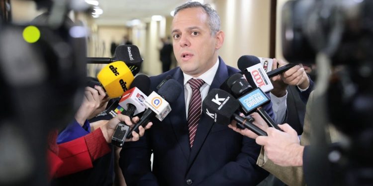 Camilo Benítez defiende su candidatura a un tercer período al frente de la Contraloría y reivindica su gestión