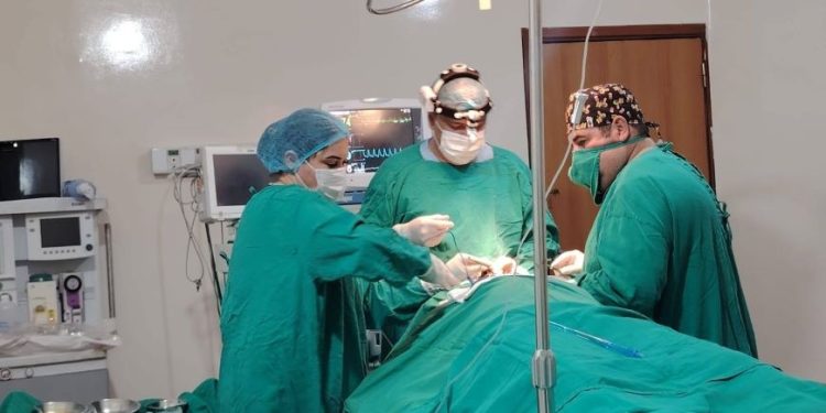 Hospital General de San Pedro realiza con éxito cirugías de alta complejidad por traumatismos faciales