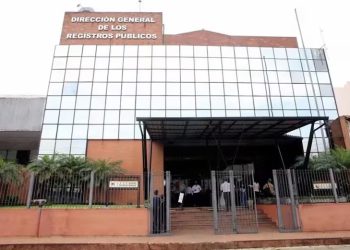 RUN aclara que la ley exige abogados o escribanos para realizar trámites registrales