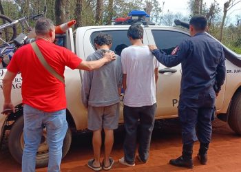 Exalumnos volvieron a su escuela pero para «pelarla»