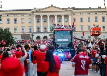 Espectacular festejo vikingo que reunió a 90 mil personas en honor a Noruega