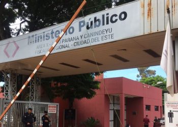 Imputan a mujer por presuntamente dejar solos y encerrados a sus dos hijos menores