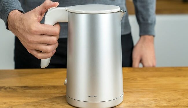 SEDECO alerta sobre una marca de hervidoras y pide dejar de utilizarlas por riesgo de quemaduras