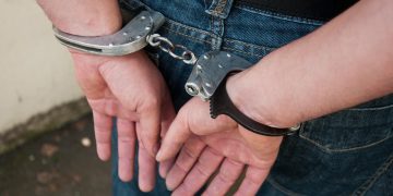Deberá pasar 17 años encerrado por abusar de su hijastra