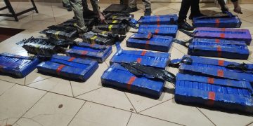 Armada Paraguaya incauta 250 kilos de marihuana en un campamento clandestino sobre el río Paraná