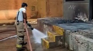 Se incendio en depósito de bomberos bajo el viaducto de Madame Lynch