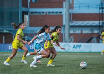 Libertad triunfó sobre Recoleta FC y sigue como puntero solitario